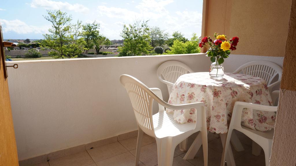 Apartments Red Rose Nin Esterno foto